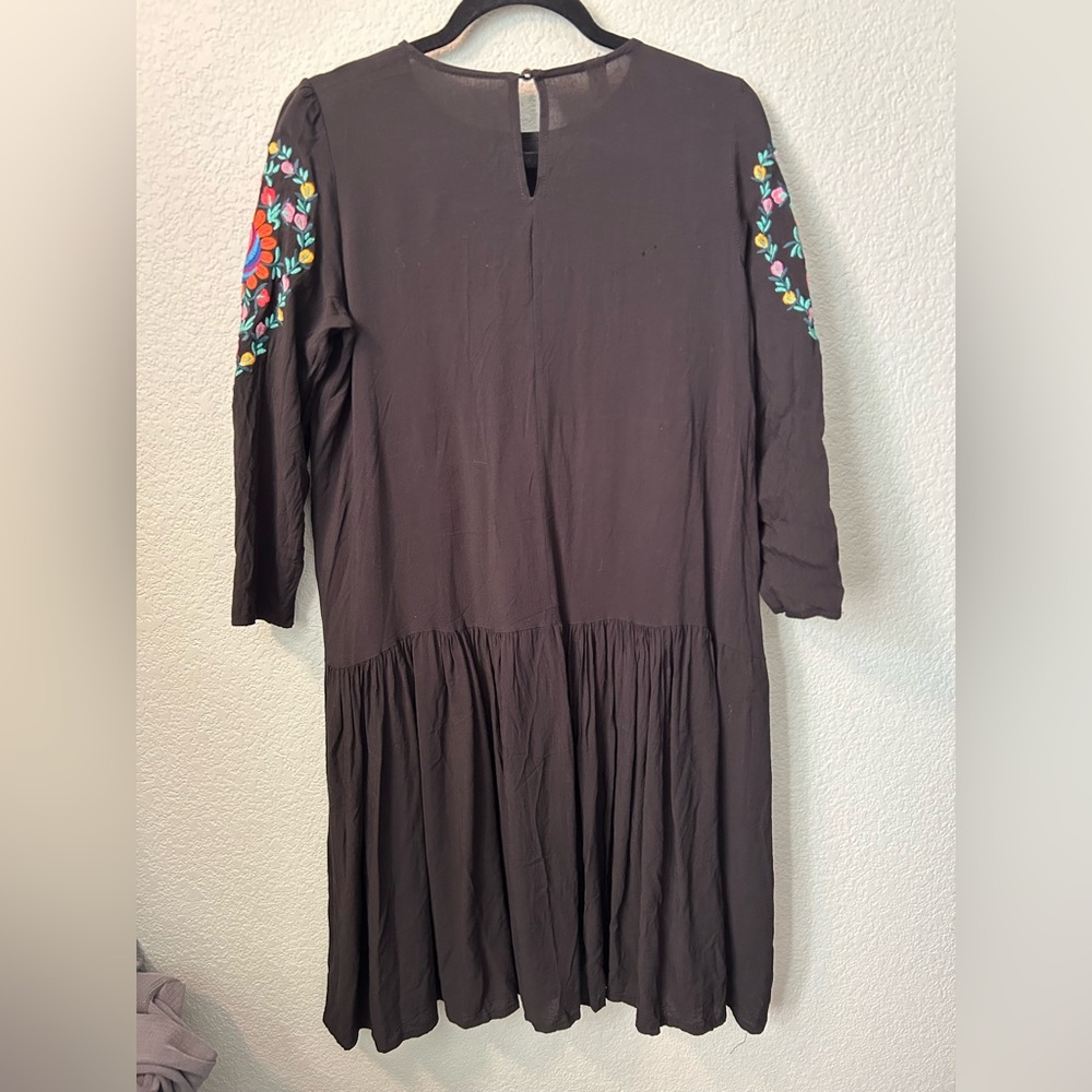 Flawed ZOYA Embroidered Black Dress Sz M - Picture 2 of 10